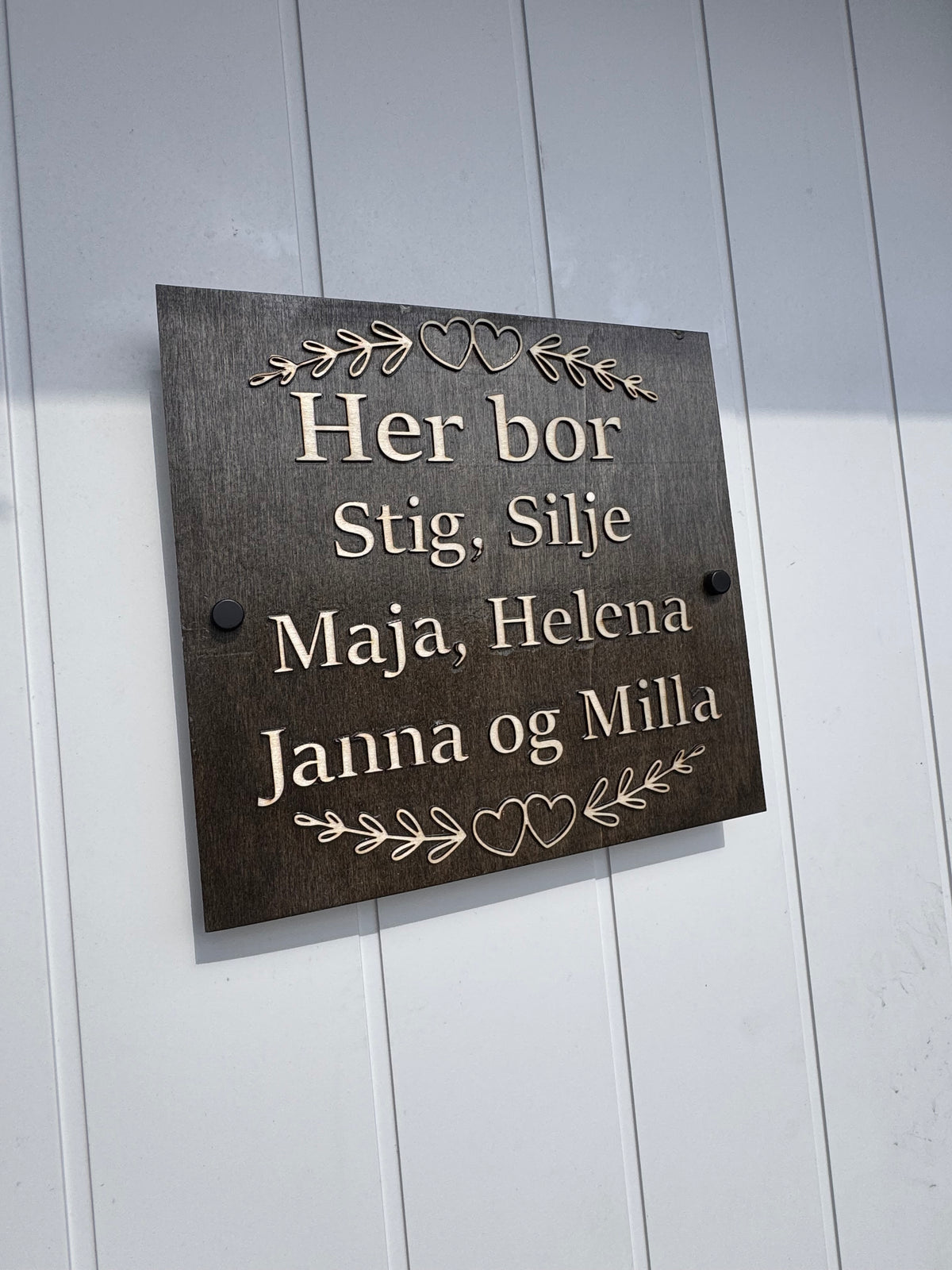 Firkantet Her bor skilt