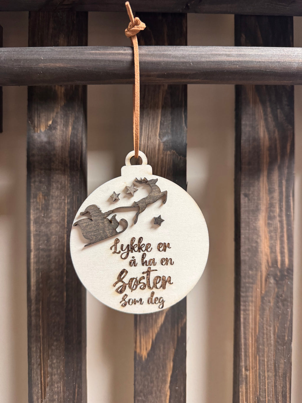 Lykke er... Personlig julekule i tre